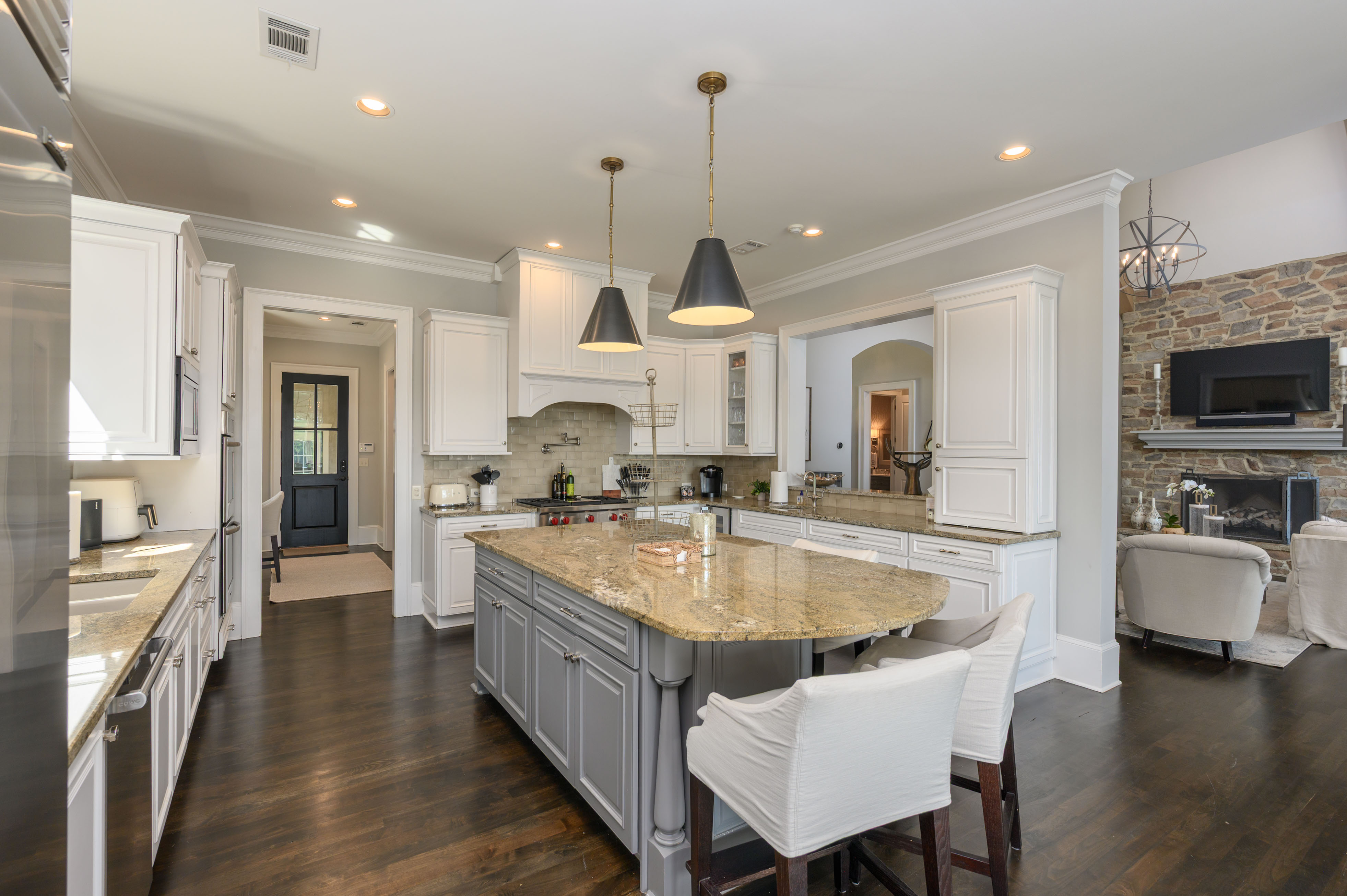 1060 Montgomery Drive image 17